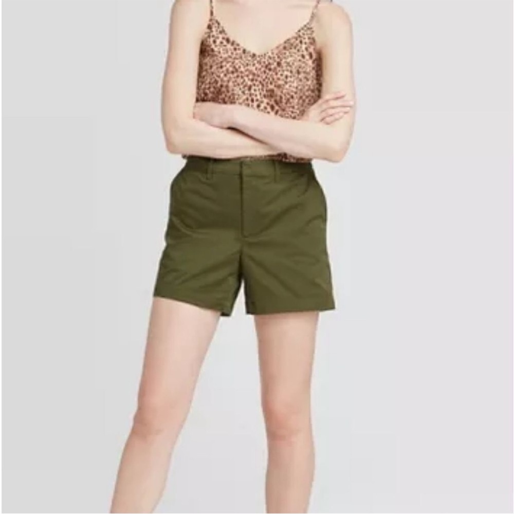 A New Day Stretch Casual Comfort Green Chino Women Shorts Size 16 NWT